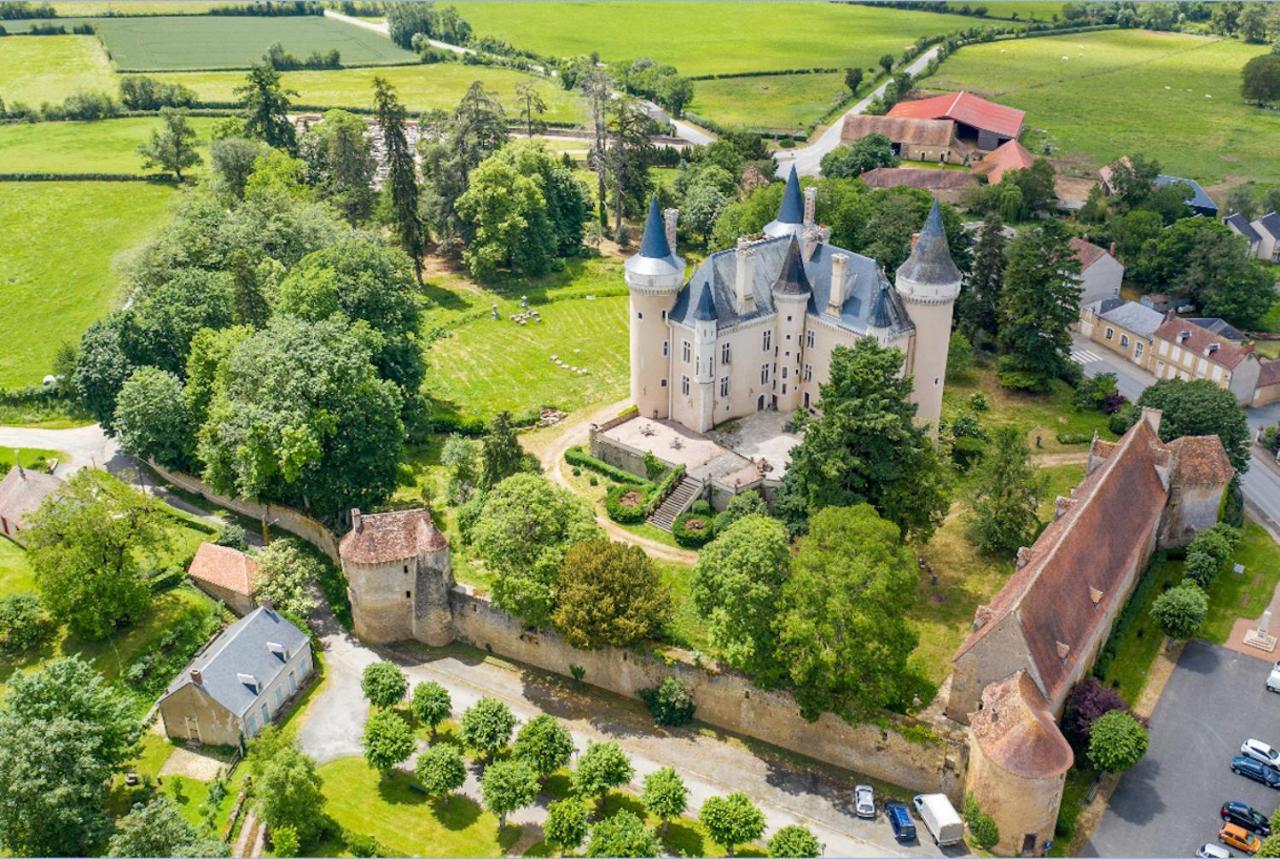 مبيت وإفطار Chateau Saint-Chartier المظهر الخارجي الصورة